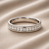 Ring i Hvidguld med Glitrende Zirkonia