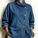Isotta | Oversize Denimskjorte med Diagonal Knaplukning, Blå